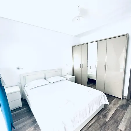 Amely Mamaia Nord 17 *