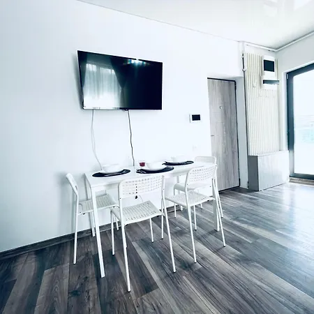 Apartment Amely Mamaia Nord 17 *